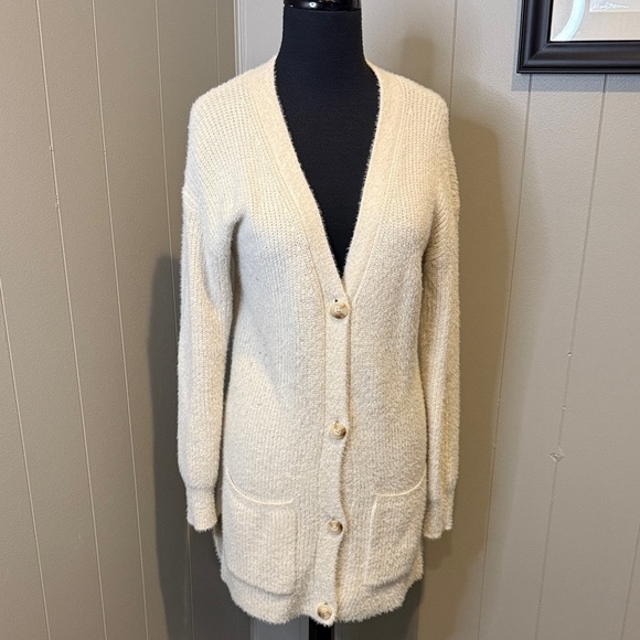 Jessica Simpson Women’s Small Cream Knit Cardigan - Picture 1 of 5